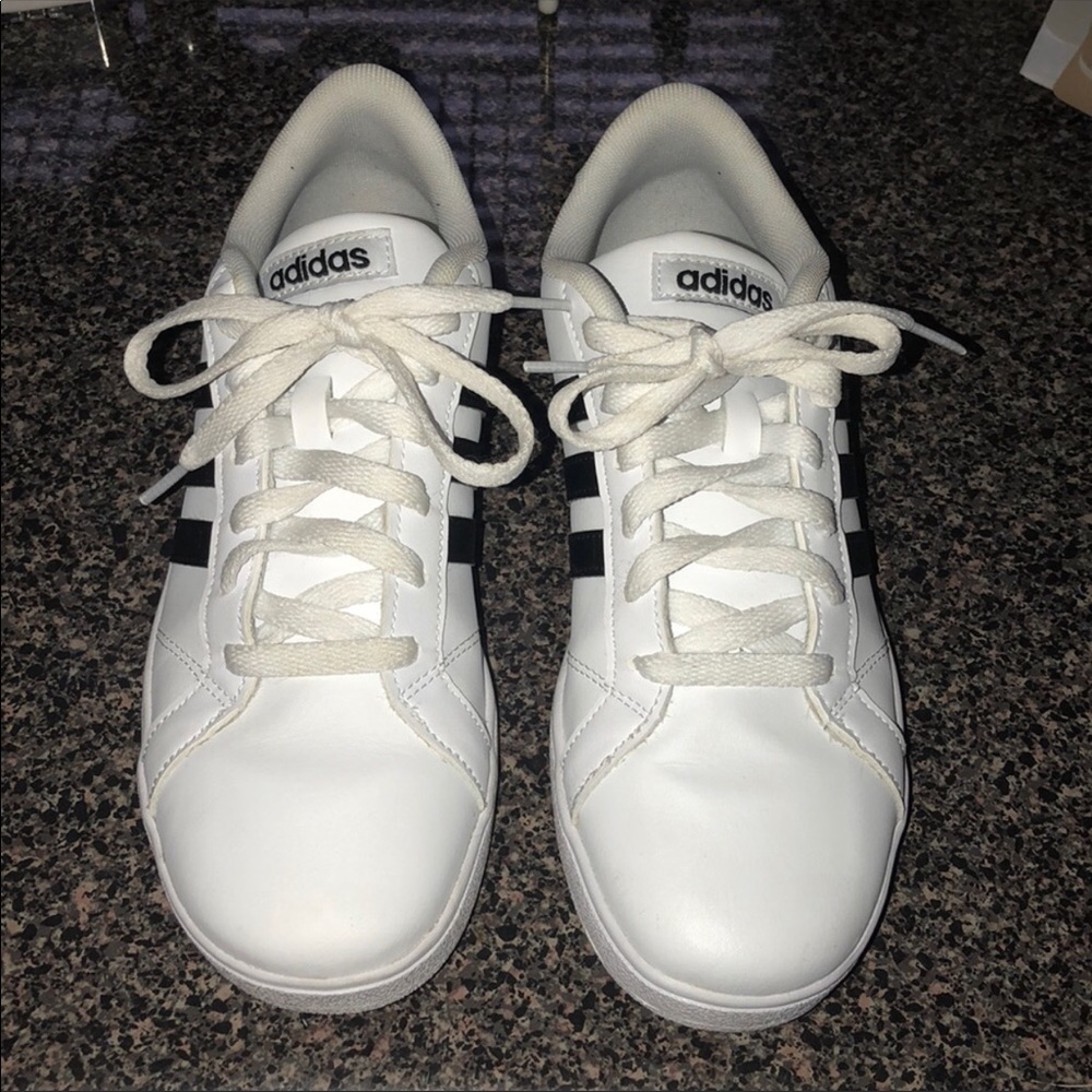 Like new Adidas Tennis Shoes